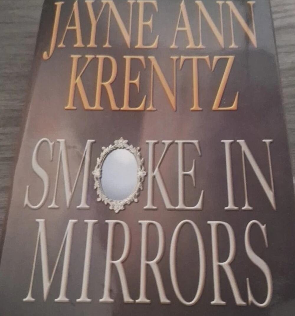 Smoke in Mirrors Jayne Ann Krentz Hardcover 2002 EUC